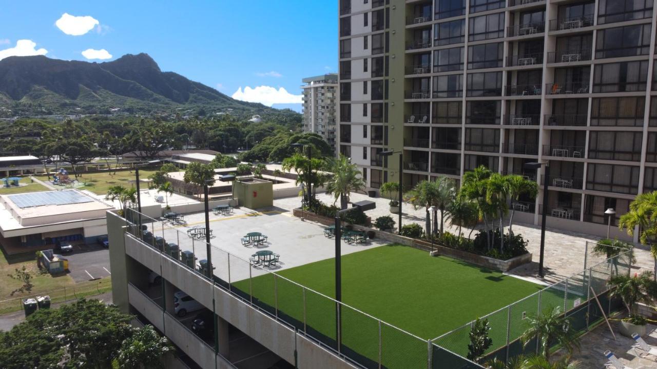 Newly Renovated 2 Bedroom Condo, 1 Block To Waikiki Beach, Free Parking Honolulu Exterior foto