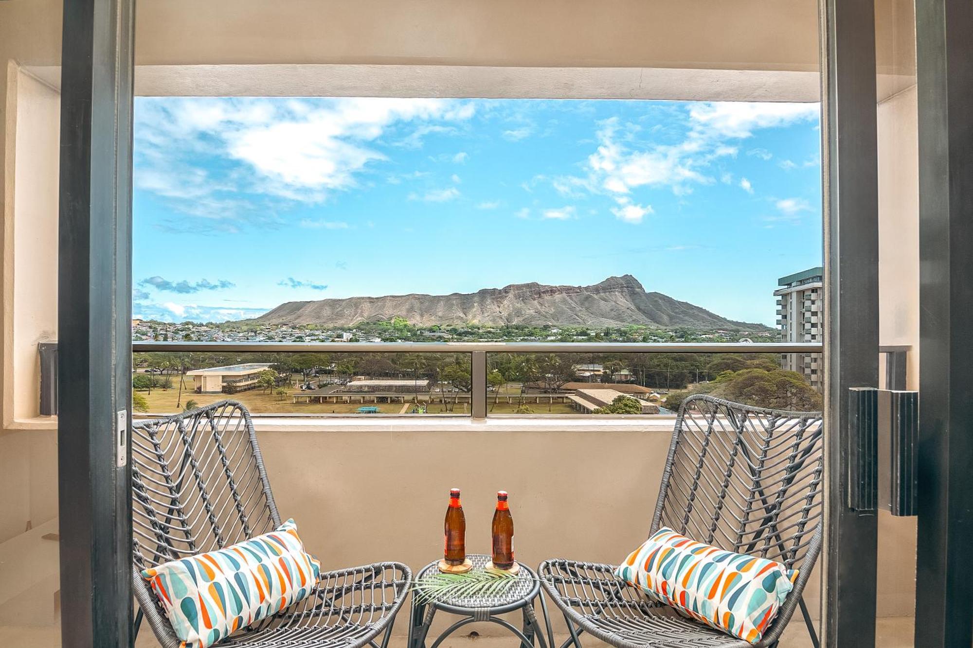 Newly Renovated 2 Bedroom Condo, 1 Block To Waikiki Beach, Free Parking Honolulu Exterior foto