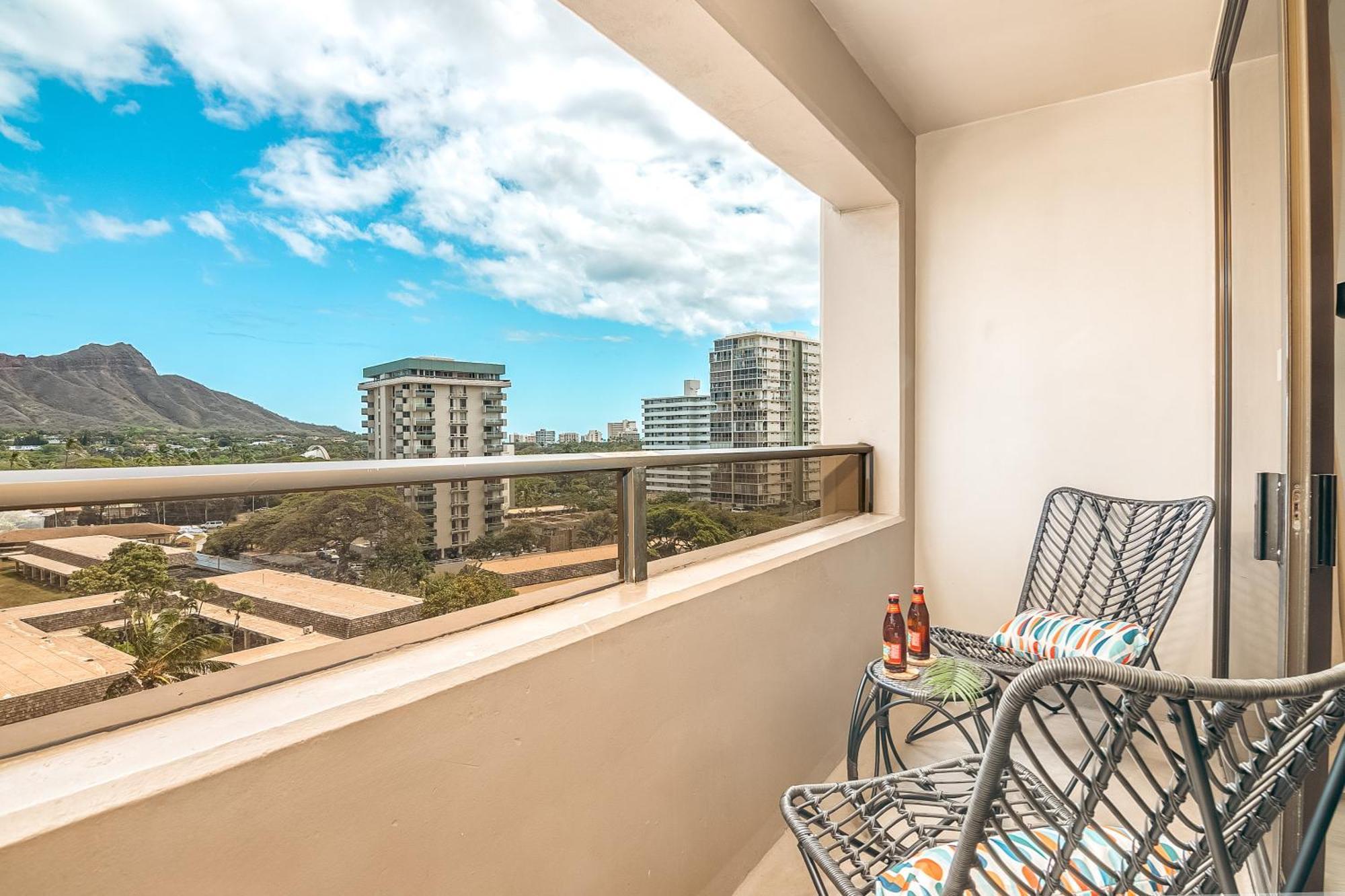 Newly Renovated 2 Bedroom Condo, 1 Block To Waikiki Beach, Free Parking Honolulu Exterior foto